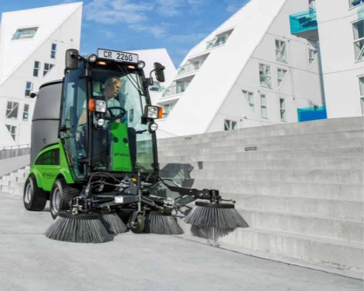 Egholm 2260 compact road sweeper (New ) - Image 1
