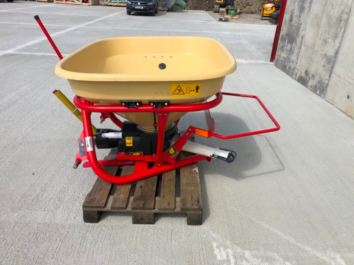 Vicon PS 403 Fertiliser Spreader - Image 3