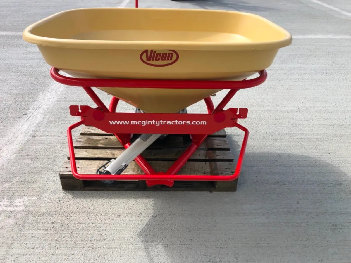 Vicon PS 403 Fertiliser Spreader - Image 4
