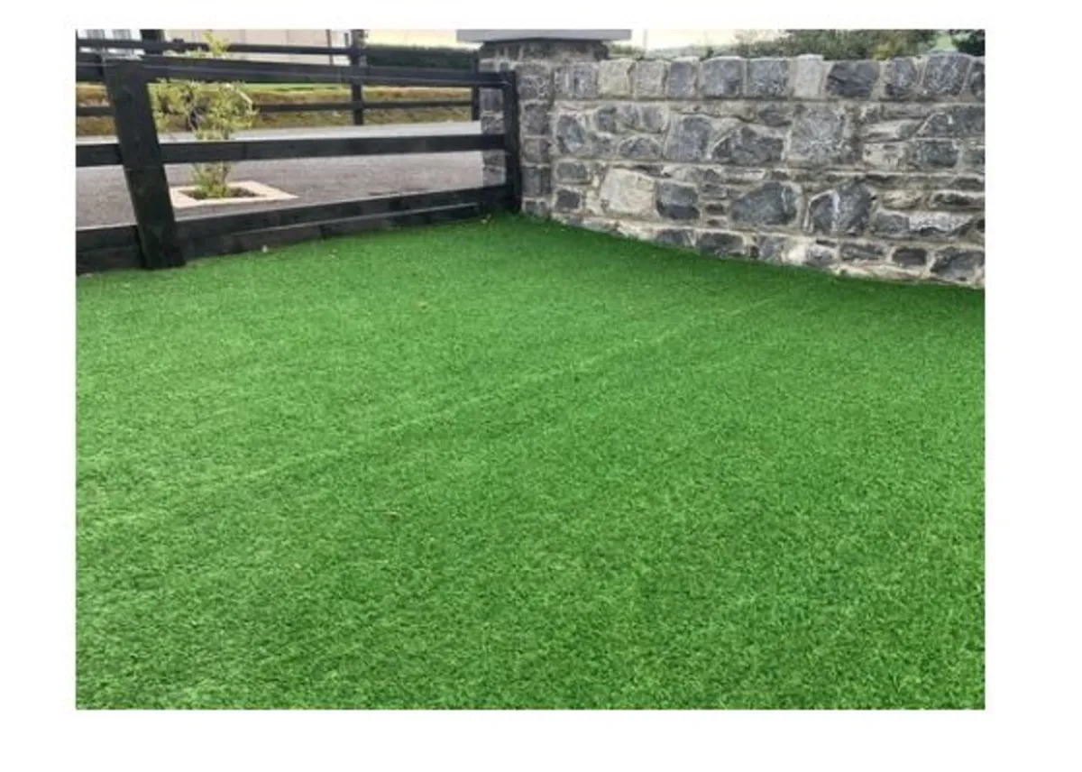Premium Grade - Artificial Grass 1 x 10 meter roll - Image 2