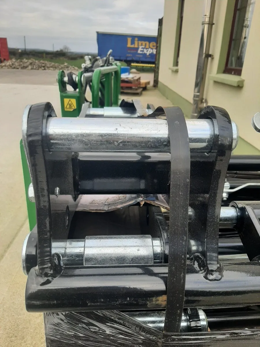 Loader headstock - Image 2