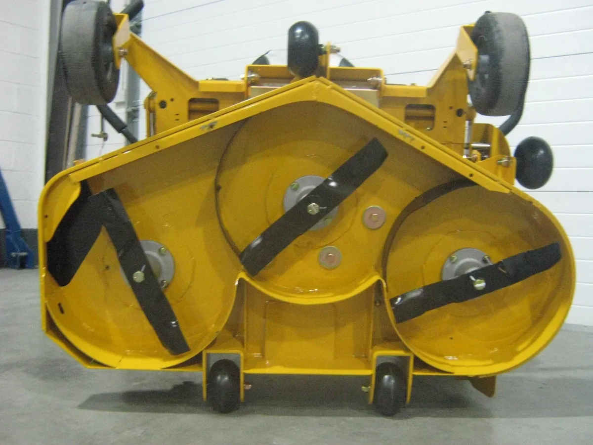 Hustler raptor zero turn mower flip - up deck - Image 2