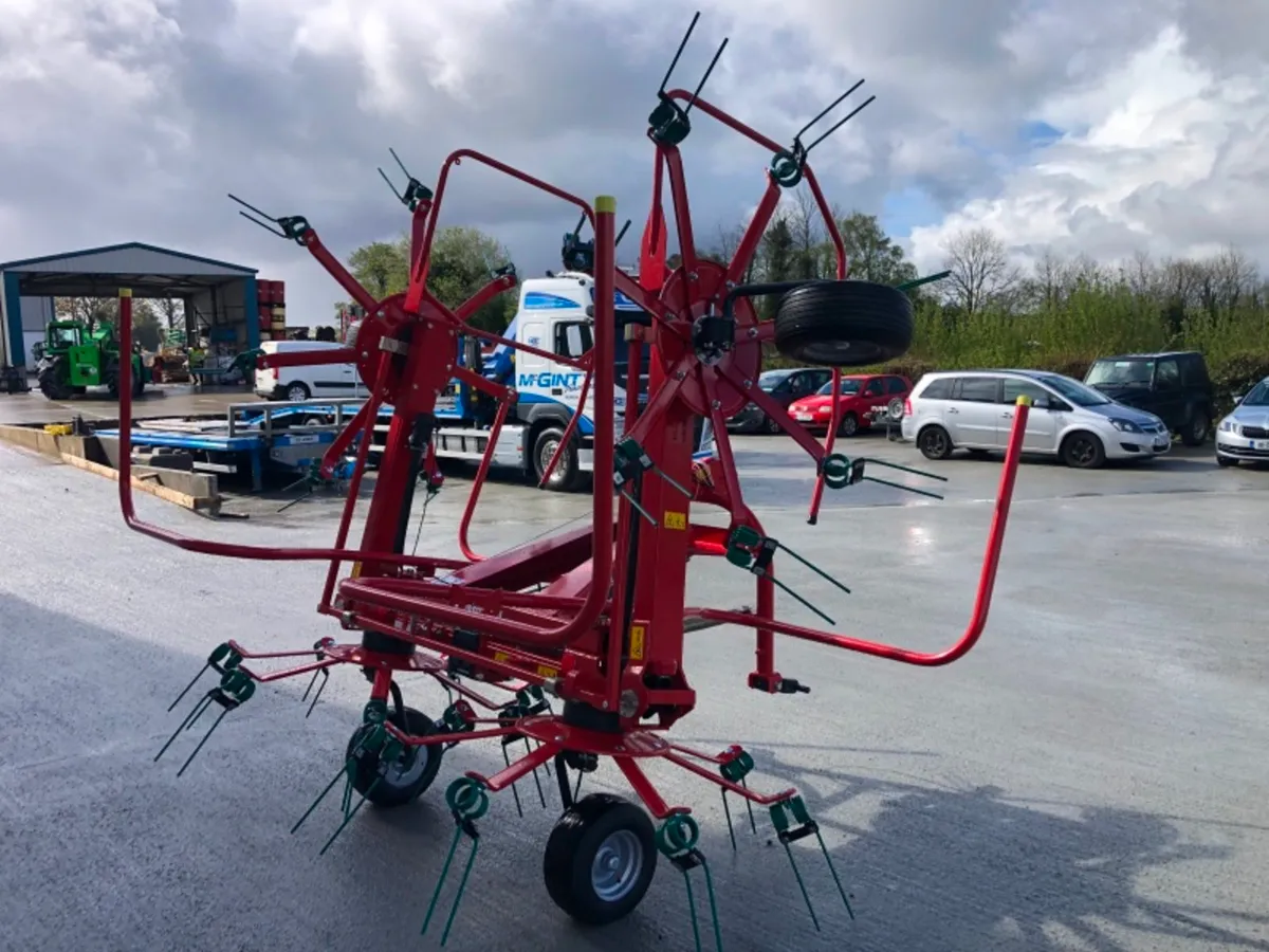 New Kverneland 8555 Tedders - Image 4