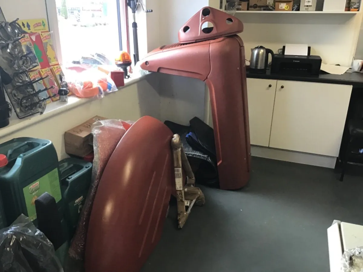 Massey Ferguson tractor parts o - Image 4