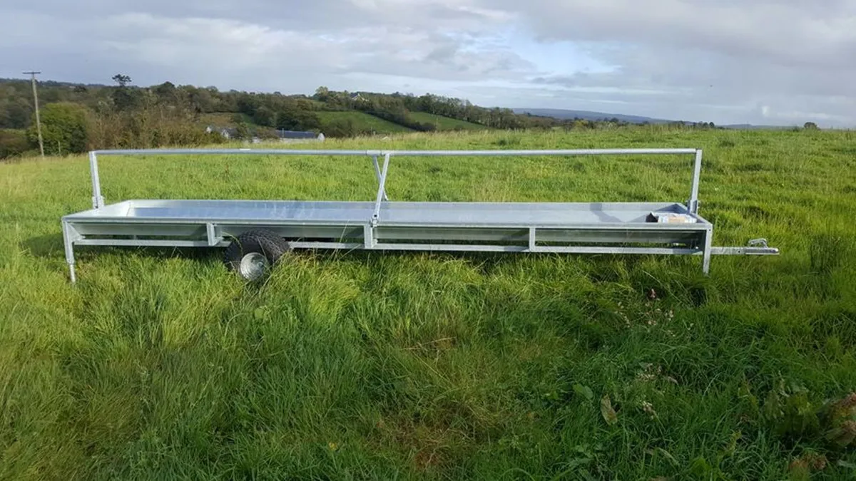 20' and 16' towable calf troughs. Fully galvanised - Image 1