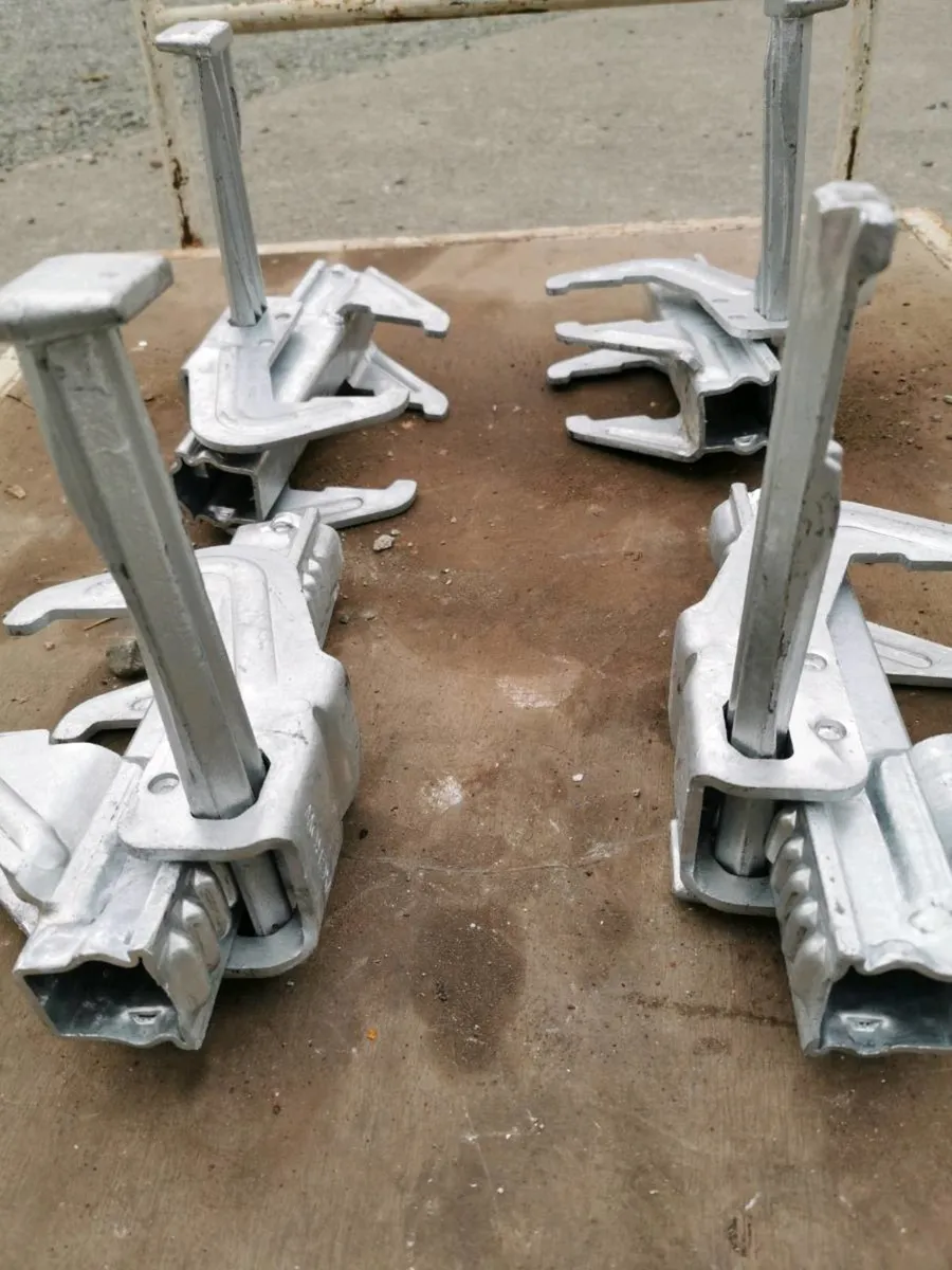 Shuttering clamps and lifting hooks - Image 3