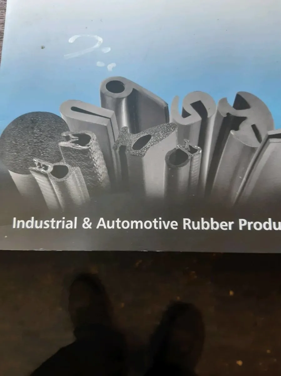 Tractor windscreen rubber - Image 3