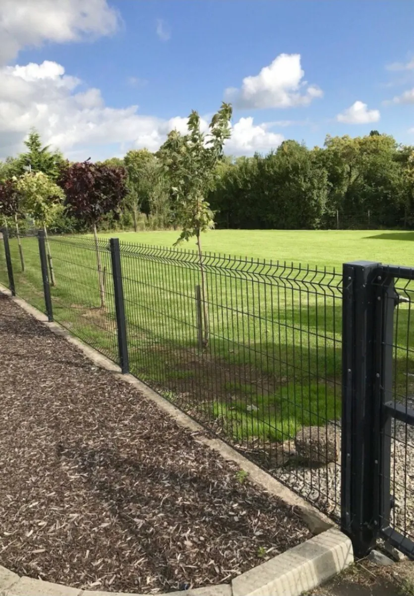 ‼️‼️BIG SALE ON ‼️‼️..MESH FENCING - Vat Free - Image 4