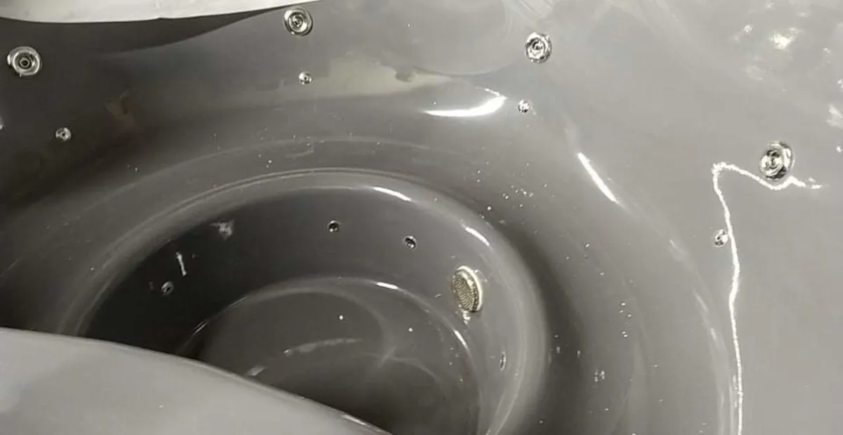 Hot tub - Jacuzzi - Image 4