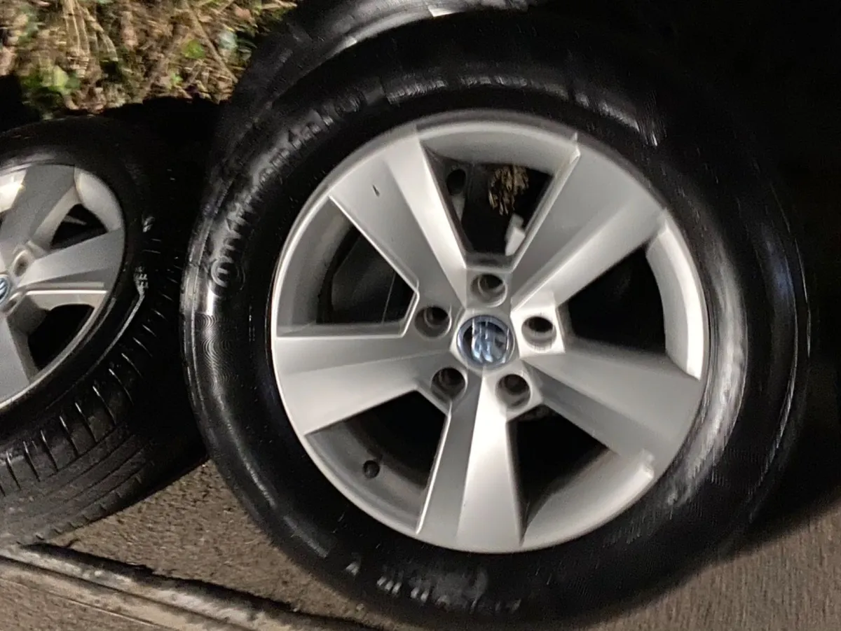 Genuine Skoda 5 spoke 5x112 & tyres