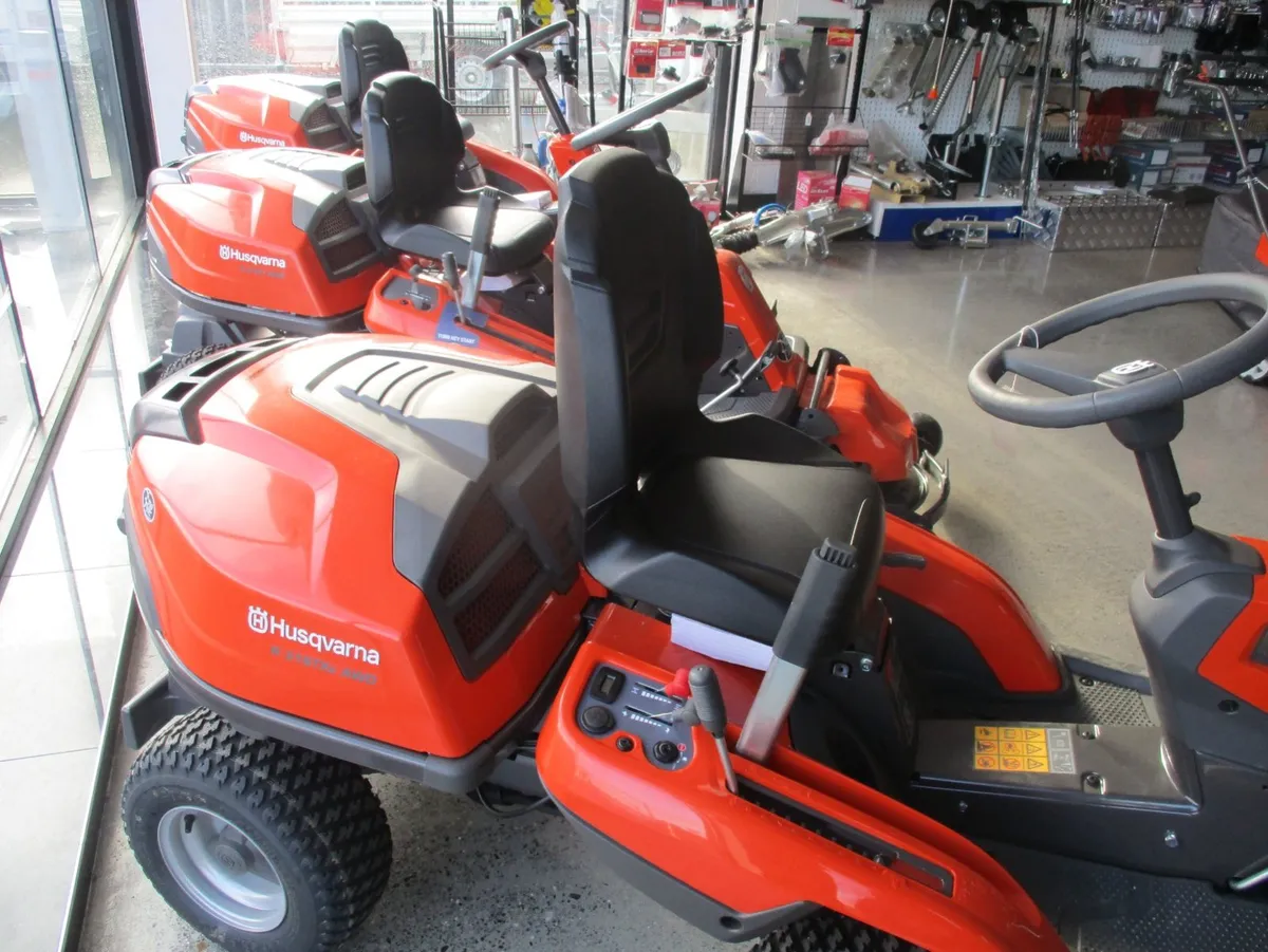 Husqvarna  front deck  rider - Image 2