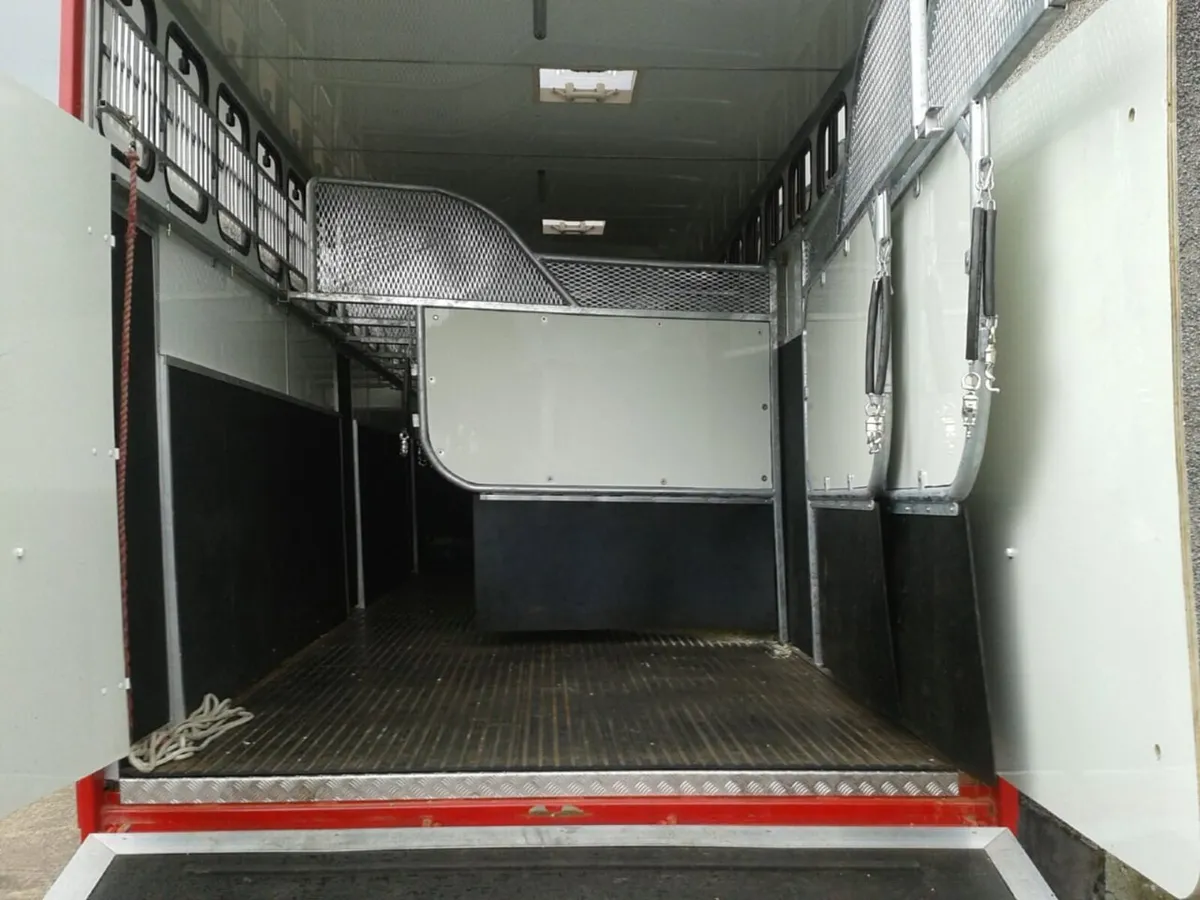 Horse Transport - Image 2