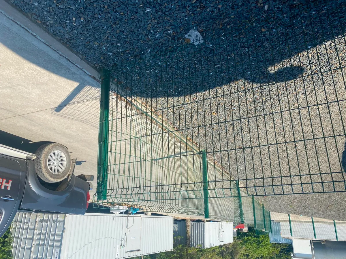 MESH FENCING - Image 2