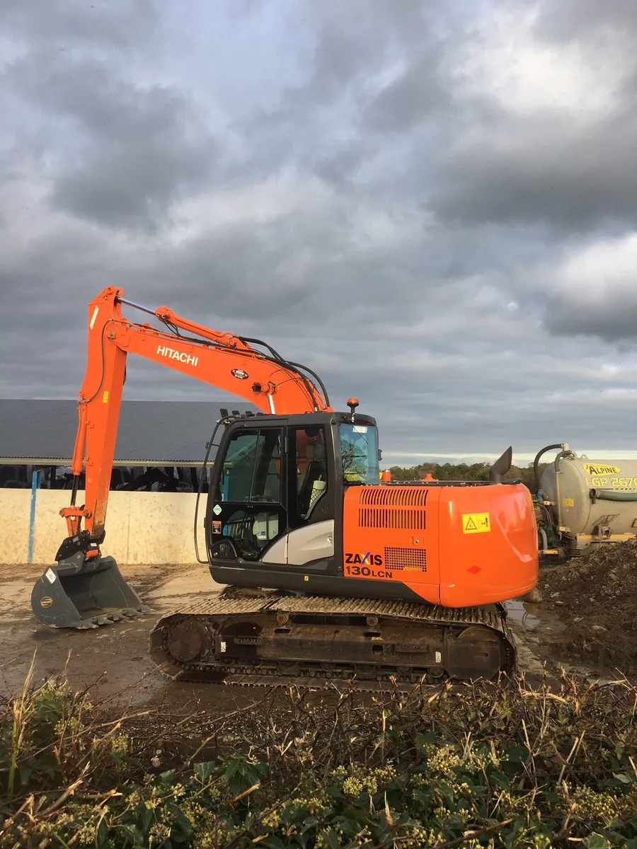 Self Drive Hire - 13 Ton Digger - Image 4