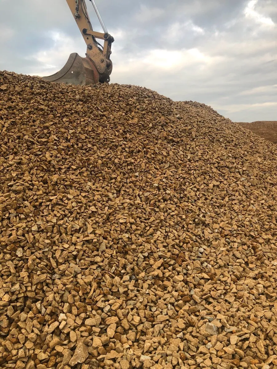 topsoil & stone delivered - Image 2