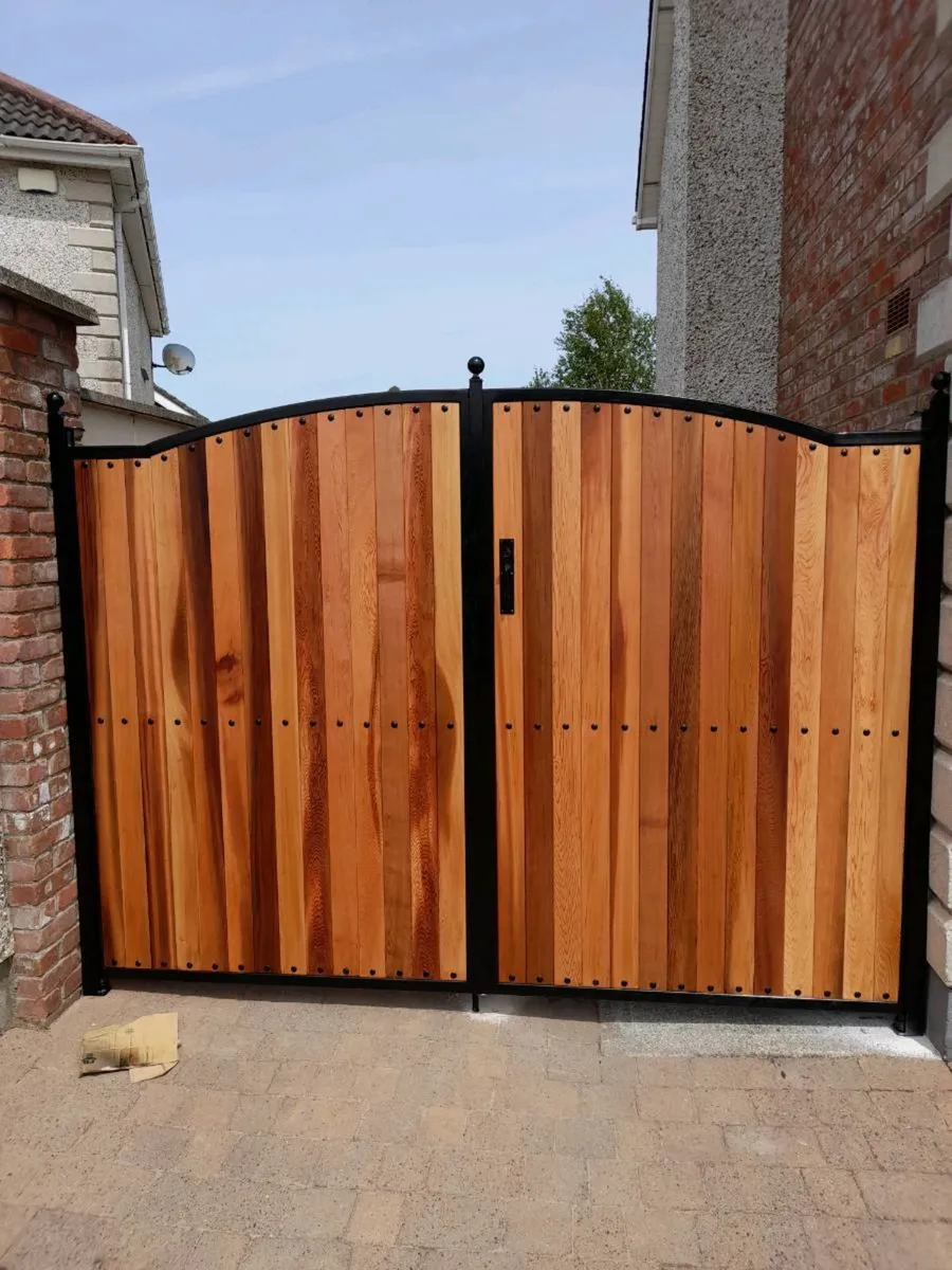 Entrance gates - Image 4