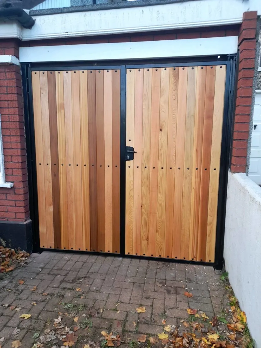 Entrance gates - Image 3