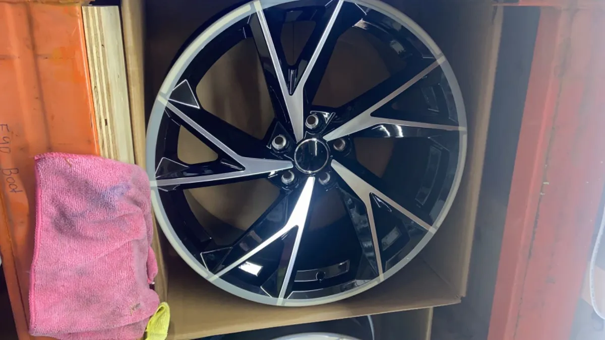 19” rs2021 black / polished