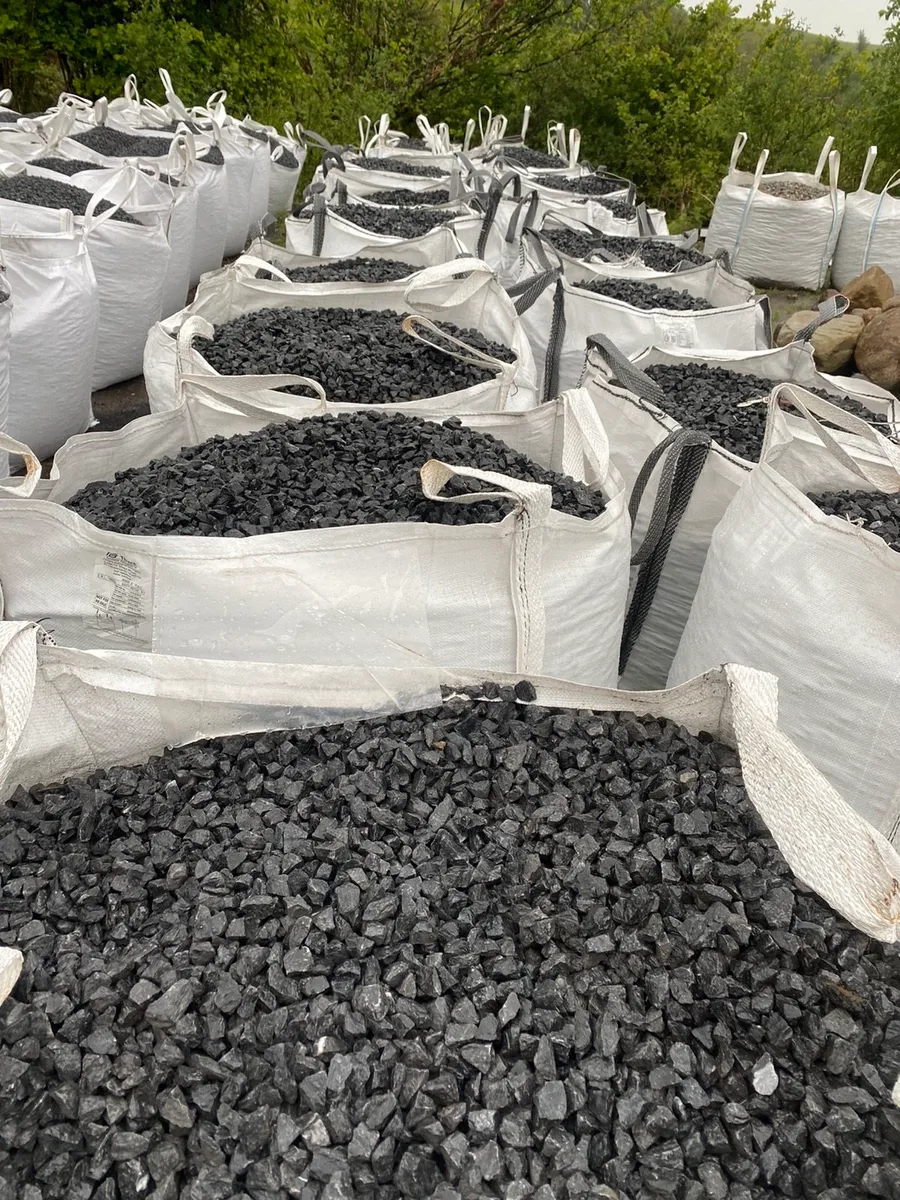 Anthracite Grey Chippings to match windows - Image 1