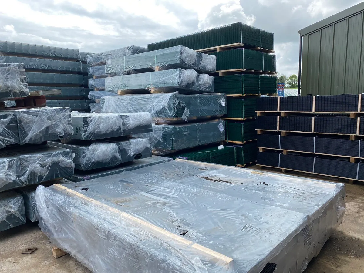 Steel V Mesh Fencing, 868 & 656 - Image 1