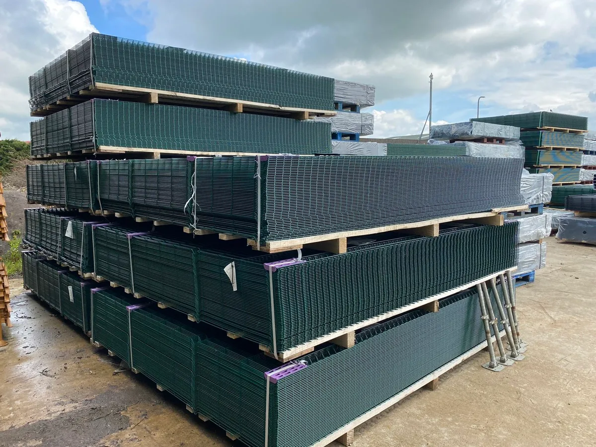 Steel V Mesh Fencing, 868 & 656 - Image 3