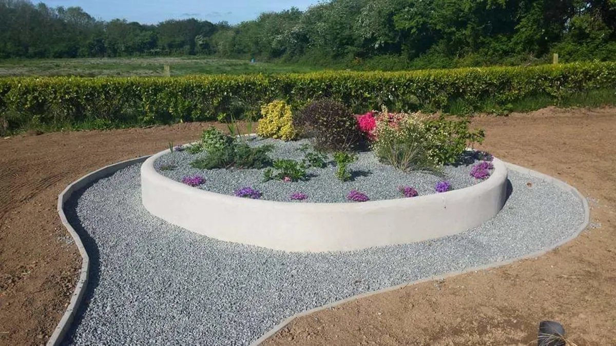 SCREENED TOPSOIL SAND STONE & PLANT MACHINERY - Image 4