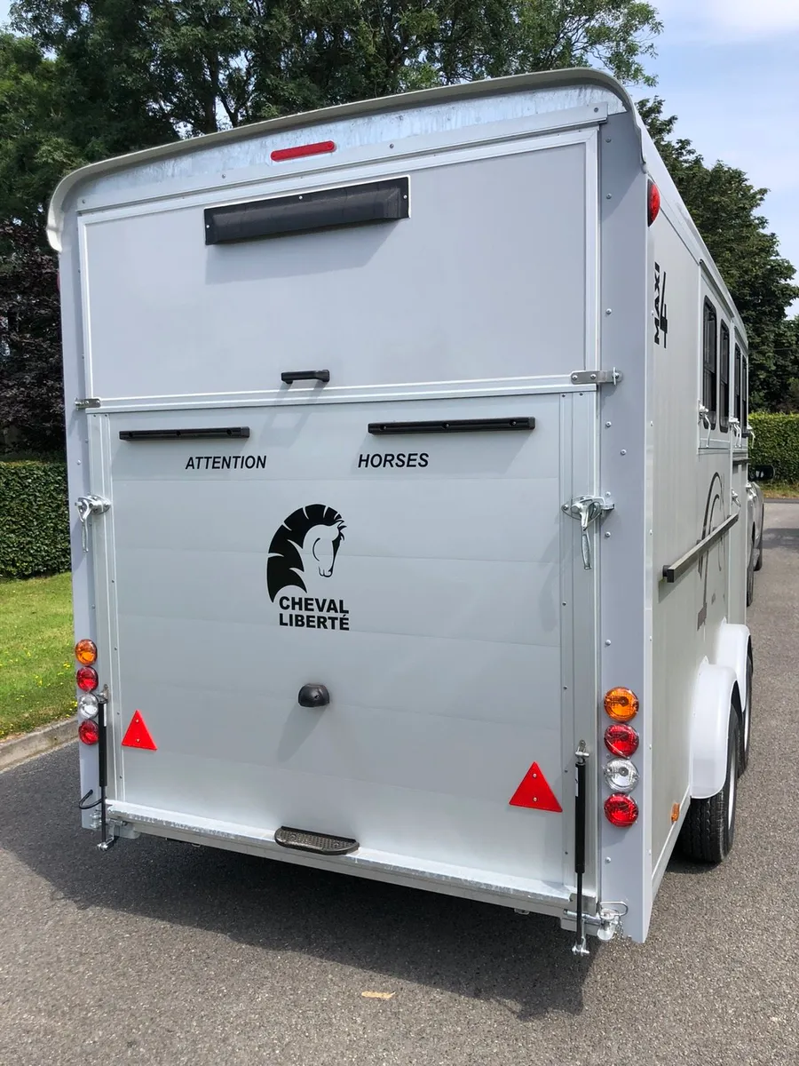 New cheval Liberte maxi 4 horse trailer - Image 3