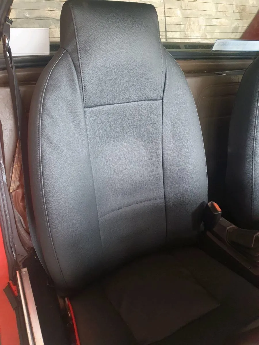 Classic car seat upholstery - Image 4
