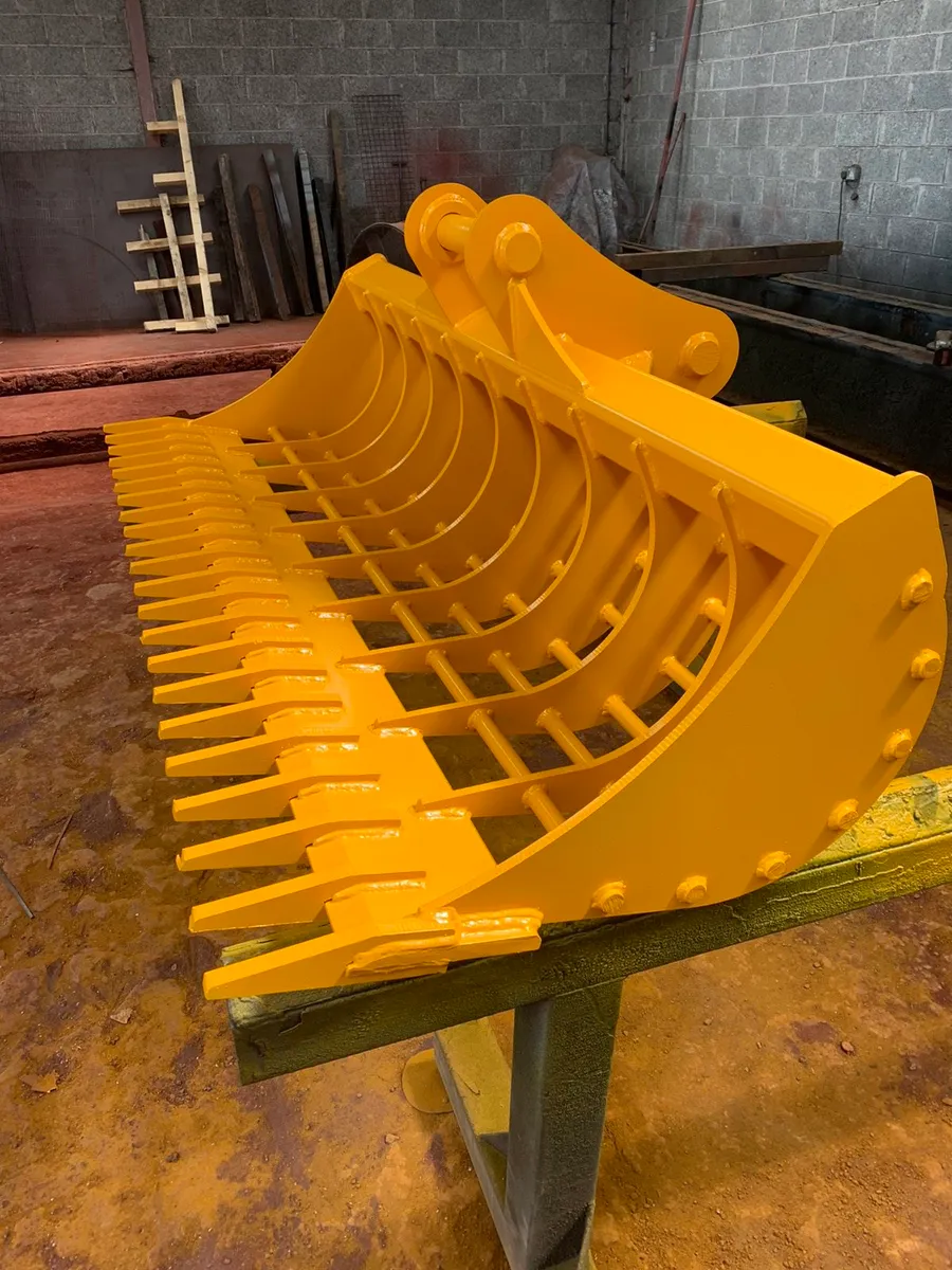 Biddy Land Rake / riddle bucket - Hardox - Image 2