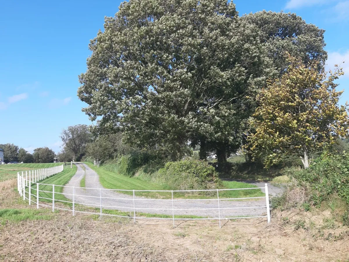 Estate fencing - Image 3