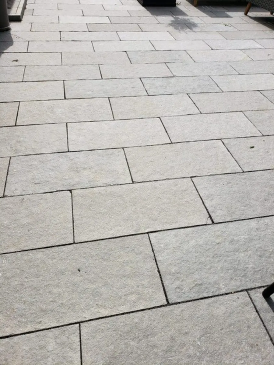 Tandur Grey Limestone Paving - Image 3