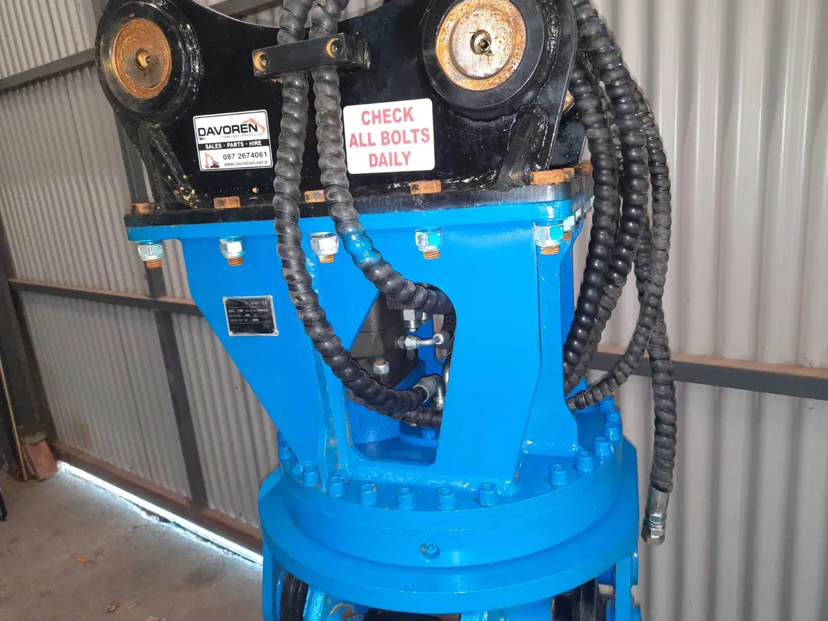 13T to 18T Hydraulic rotating grab heading out - Image 4