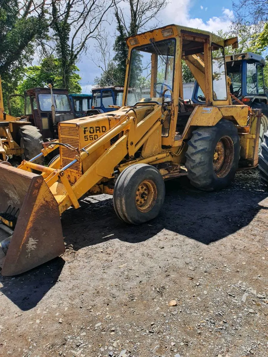 Breaking Ford 550,4550 wheeled digger + mf 165 - Image 3
