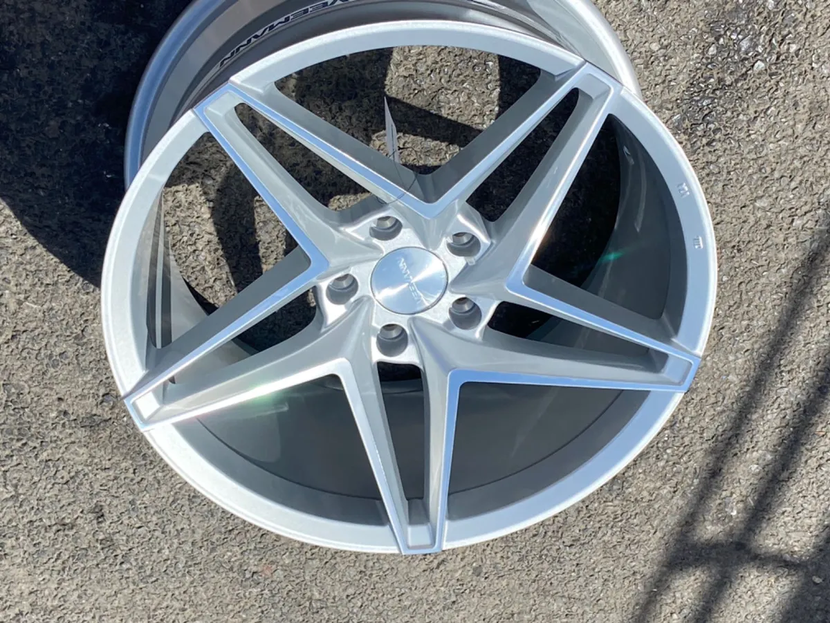 Silver yellow black grey pink purple centre caps - Image 2