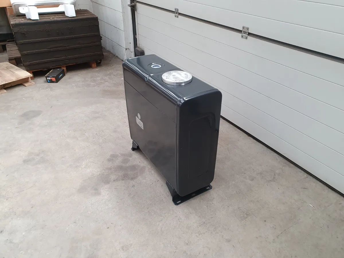 Hydraulic Oil Tanks Aluminium & Steel - Image 4