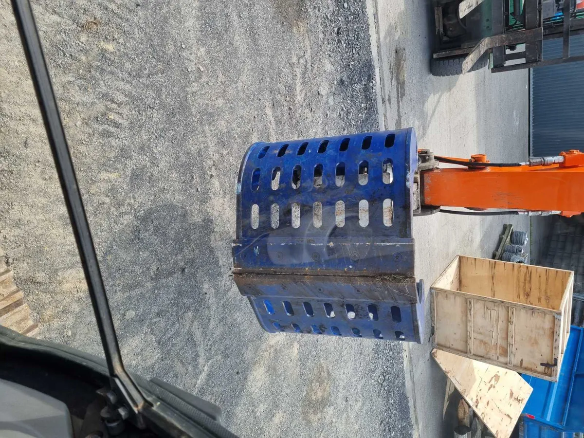 14T Selector/Waste grab - Image 2