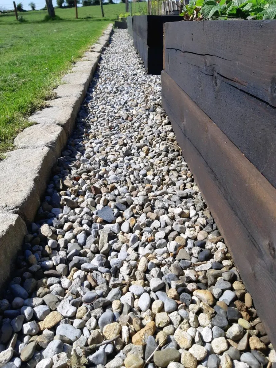 Natural stone Kerbing - Image 1