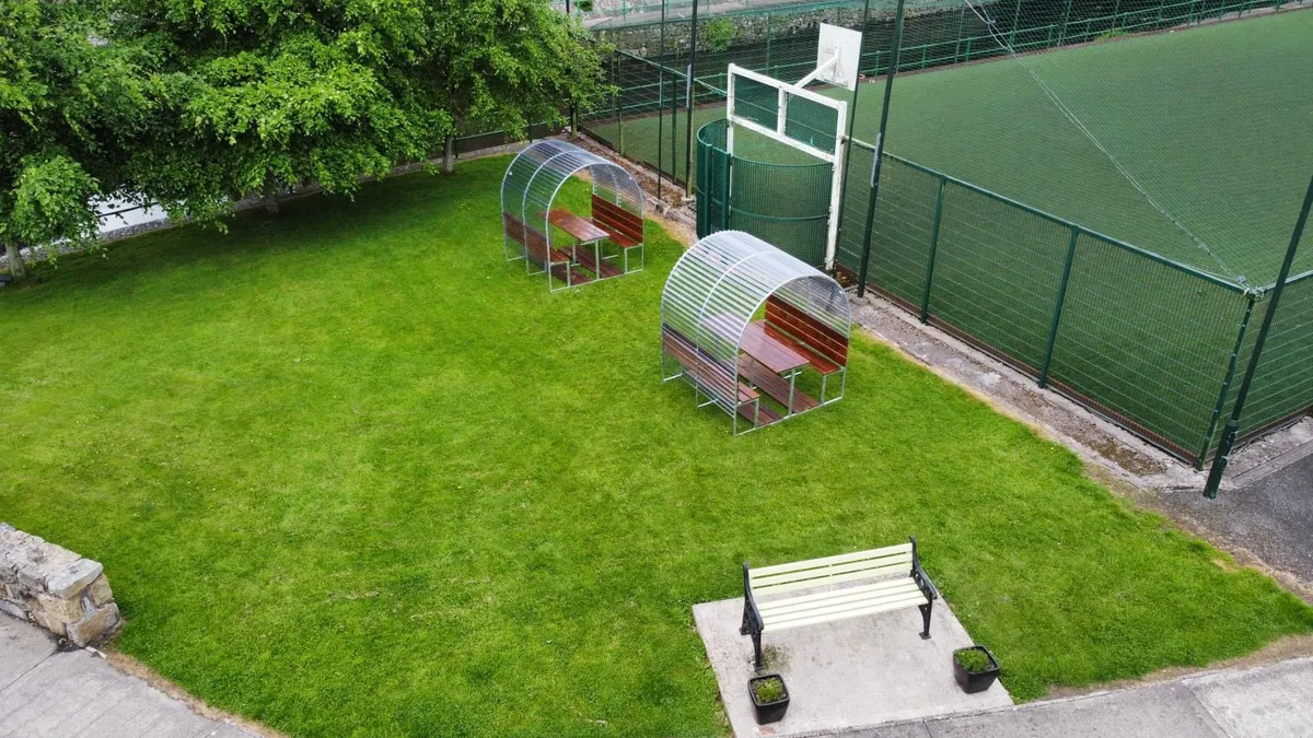 Outdoor Seating Pods - Image 3