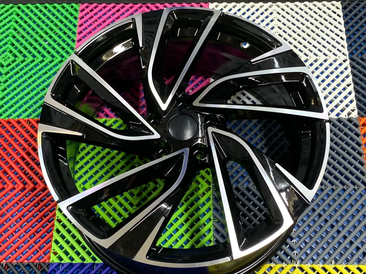 18” Adelaide 5x112 - Image 1