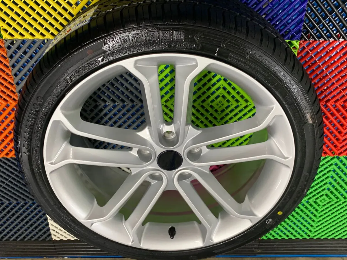 18” Ford Focus st silver - Image 1