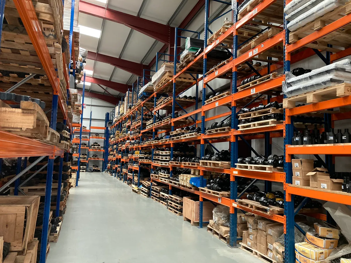 Excavator Undercarriage - Image 3