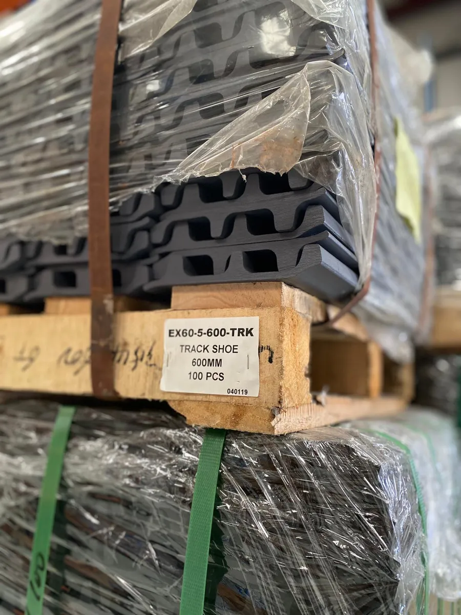 Excavator Undercarriage - Image 2