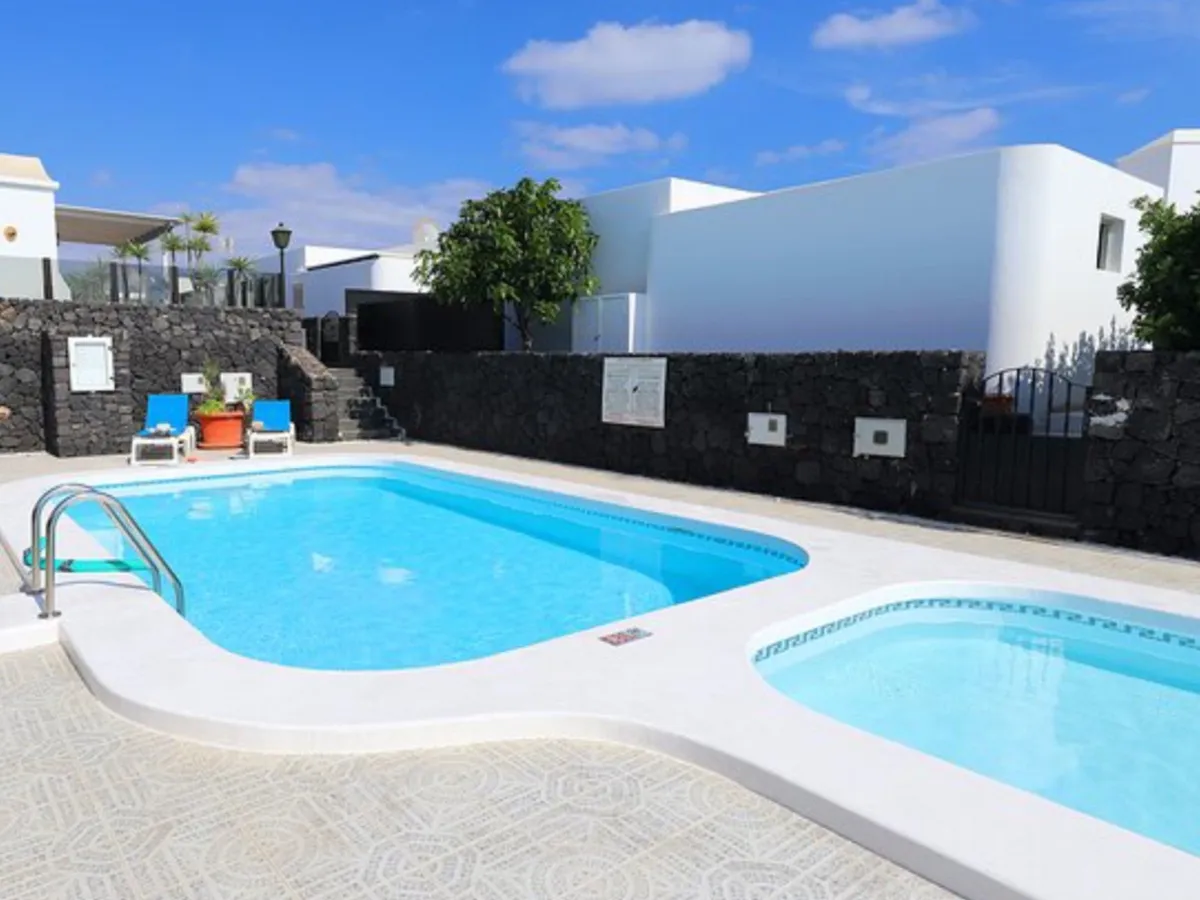 Luxury villa Puerto Del Carmen - Image 3