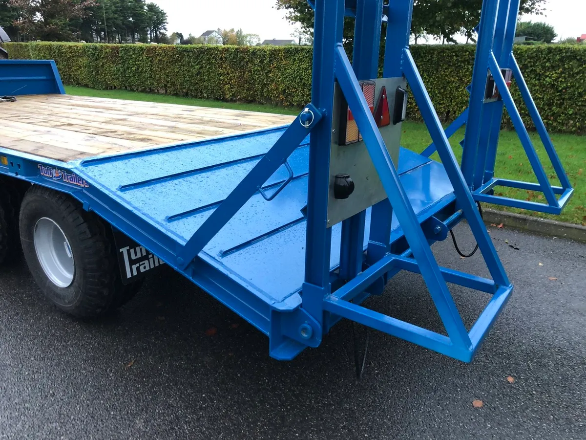 New 10 tonne lowloader and digger buckets - Image 4