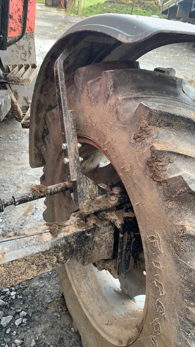 MASSEY FERGUSON FRONT MUDGUARDS - Image 1