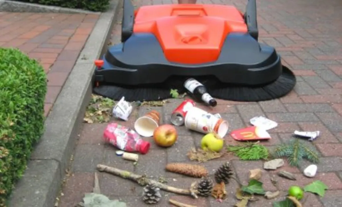 Hagga Sweepers- manual and battery operated - Image 4