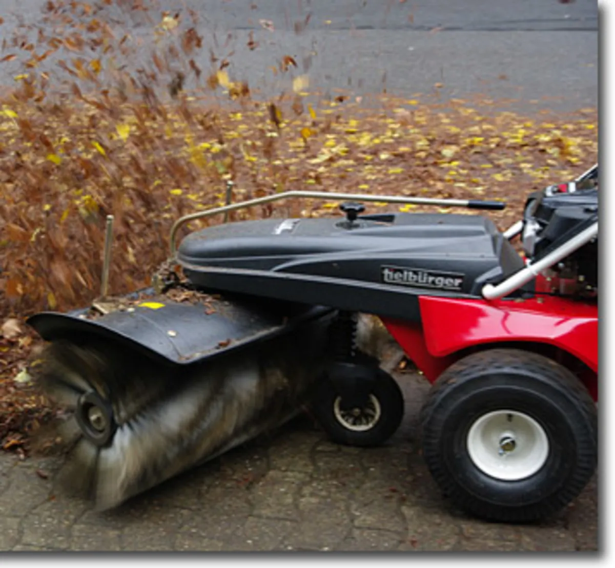 Tielbuerger TK17 outdoor sweeper - Image 2