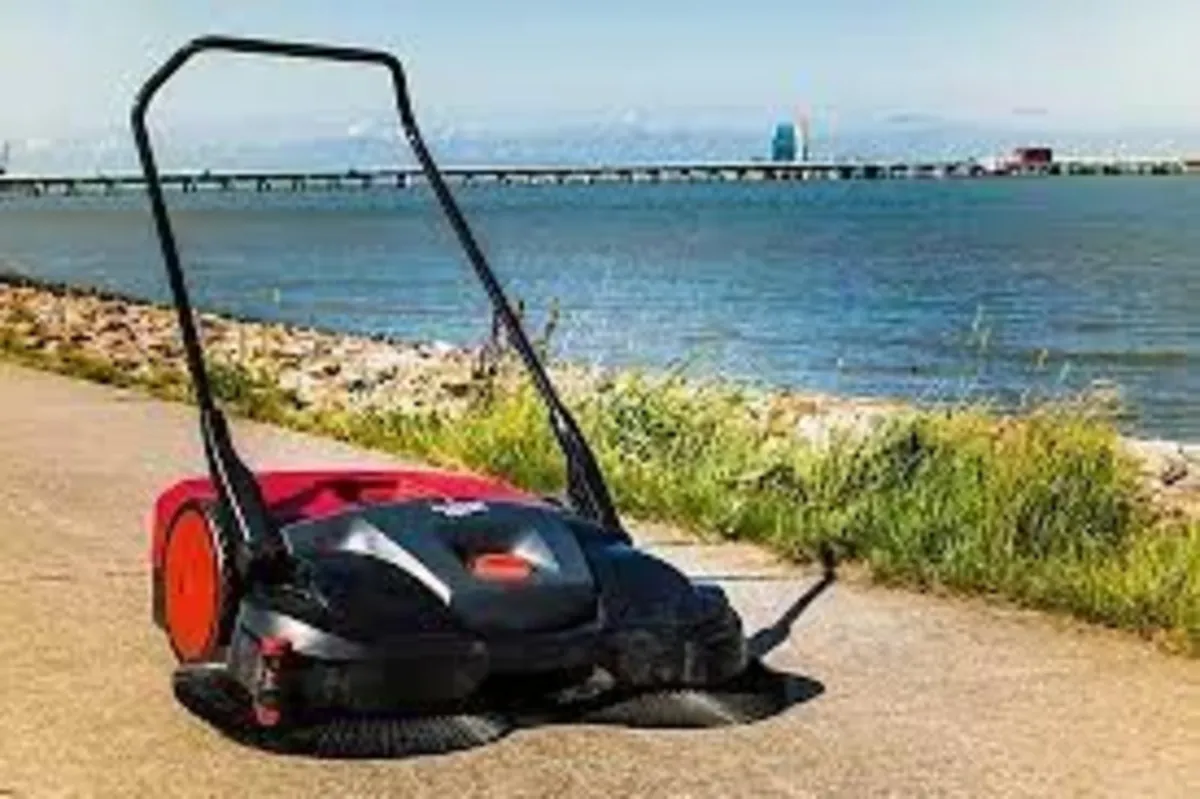 Hagga Sweeper - lithium ion battery powered - Image 3