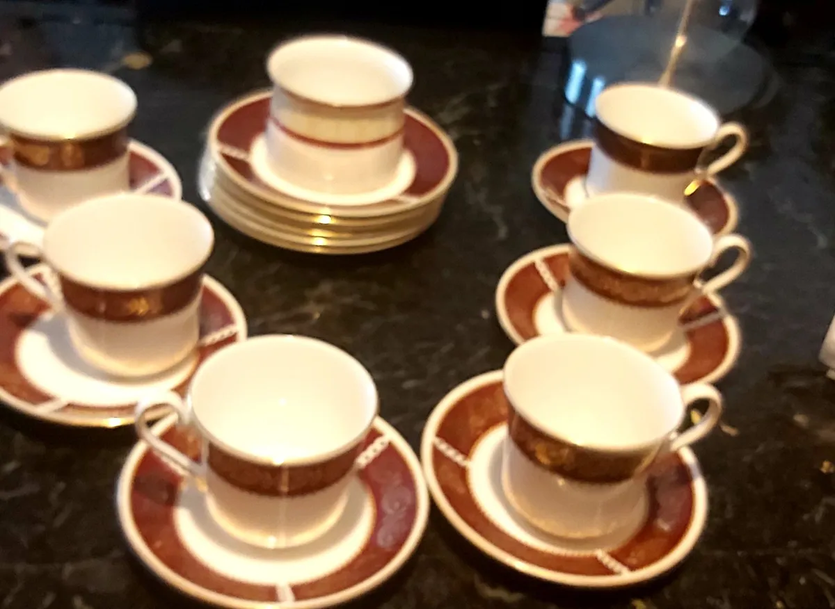 Elizabethan Burgundy Staffordshire - Image 2