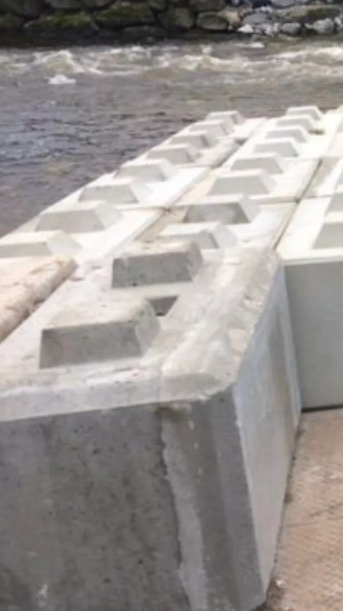 Concrete Lego block - Image 2